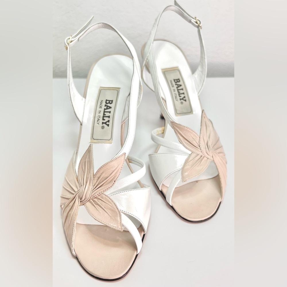 Bally Women's Cream and White Floral Heels